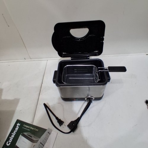 CUISINART COMPACT DEEP FRYER - STAINLESS STEEL/BLACK - (MODEL: CDF-100NASC) image 3