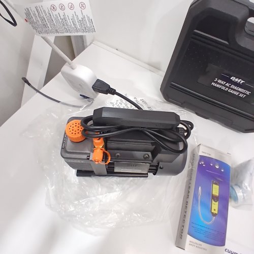ORION MOTOR TECH AC VACUUM PUMP AND GAUGE SET WITH LEAK DETECTOR 4 HOSES & ACCESSORIES FOR R134A R22 R410A - 1/3HP - 4CFM - BLACK/SILVER (MODEL: RS-1.5) image 2