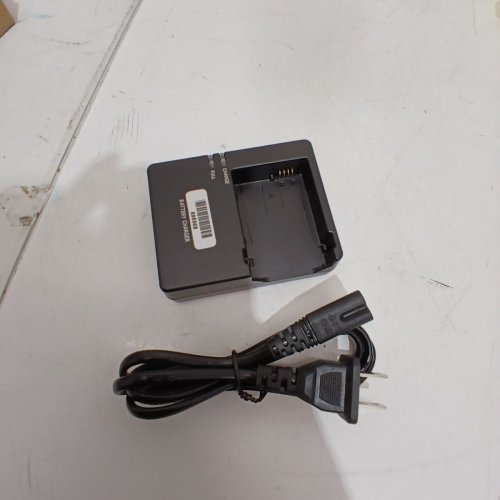 BATTERY CHARGER COMPATIBLE WITH CANON EOS 550D BATTERY - BLACK (MODEL: LC-E8C) image 4