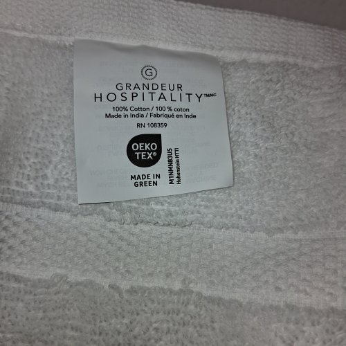 2 GRANDEUR HOSPITALITY BATH TOWELS - 30" X 52" - WHITE (MODEL: 4500995) image 2