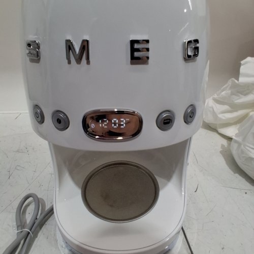 SMEG 50FTS RETRO STYLE DRIP FILTER COFFEE MACHINE - 10 CUPS CAPACITY - 1050W - WHITE (MODEL: DCF02WHUS) image 2