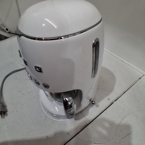 SMEG 50FTS RETRO STYLE DRIP FILTER COFFEE MACHINE - 10 CUPS CAPACITY - 1050W - WHITE (MODEL: DCF02WHUS) image 8