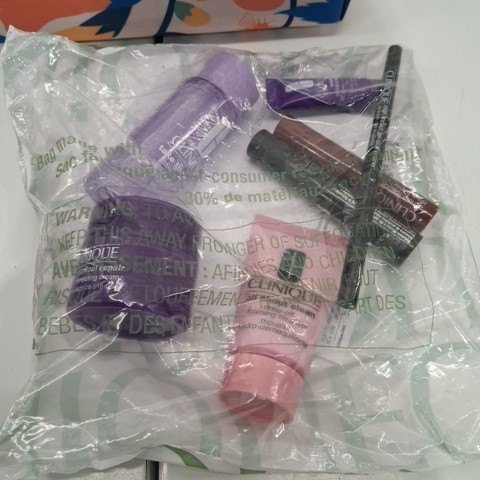 8PC CLINIQUE COSMETIC SET WITH ZIP POUCH - MULTICOLOR - ASSORTED PRODUCTS image 4