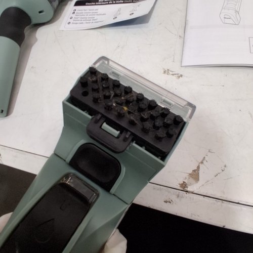 SHARK STAINFORCE CORDLESS SPOT CLEANER INDOOR/OUTDOOR, CARPETS, UPHOLSTERY, CAR SEATS & STAIRS - (MODEL: HX101C ) image 4