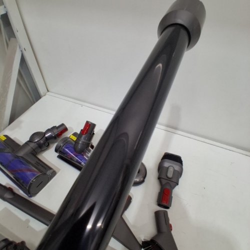 DYSON V9 SUBMARINE EXTRA CORDLESS WET AND DRY VACUUM - GREY/PURPLE - (MODEL:SV57) image 10