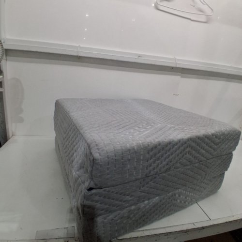 4" TRI FOLD MEMORY FOAM MATTRESS, NARROW TWIN (75" X 25" X 4") - GREY image 3