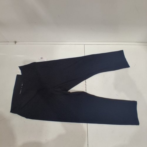 OLD NAVY HIGH-RISE 3/4 CROPPED POWERSOFT LEGGINGS - LARGE - BLACK image 2