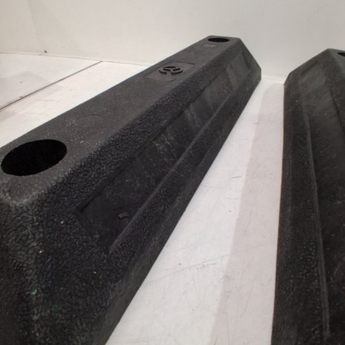 2PK CURB GARAGE VEHICLE FLOOR STOPPER - 20" X 14" - BLACK\YELLOW (MODEL:4350279997) image 4