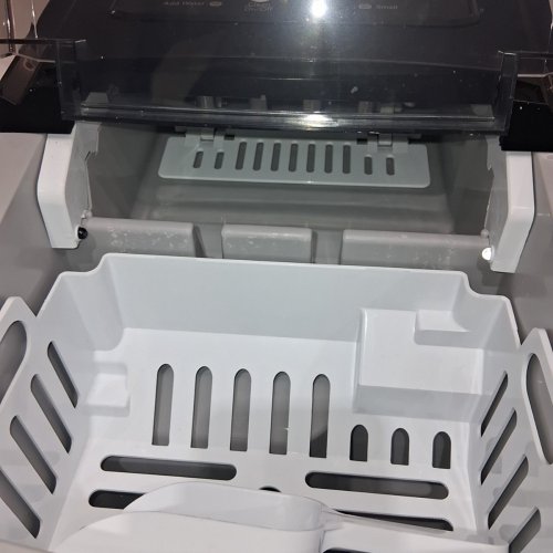 FRIGIDAIRE SELF-CLEANING COUNTERTOP ELECTRIC ICE MAKER - MAKES 26LBS OF ICE/DAY - BLACK (MODEL: EFIC120-BLKSS-SC-G2-E) image 5