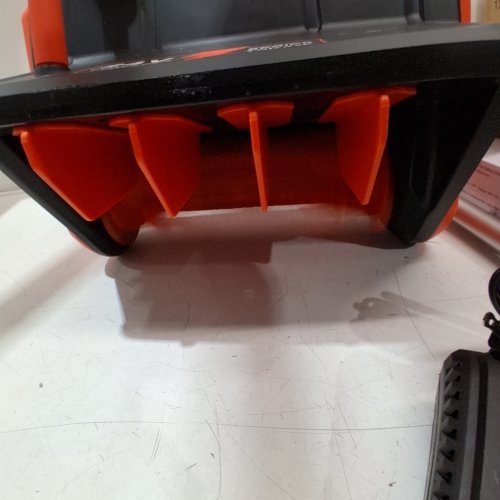 VOLTASK CORDLESS ELECTRIC SNOW SHOVEL WITH 1 BATTERY - 13" - 24V - BLACK/ORANGE (MODEL: CSS001-130OR-CAVK/SS-20B) image 2