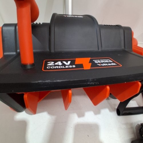 VOLTASK CORDLESS ELECTRIC SNOW SHOVEL WITH 1 BATTERY - 13" - 24V - BLACK/ORANGE (MODEL: CSS001-130OR-CAVK/SS-20B) image 5