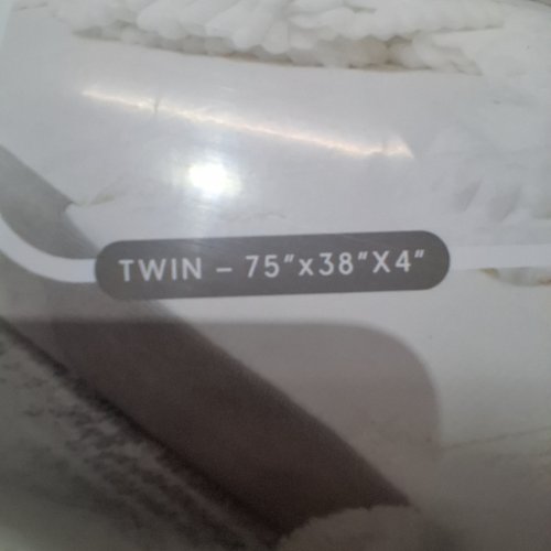MILLIARD TRI FOLD MATTRESS WITH REMOVABLE WASHABLE COVER - 4" TWIN - WHITE / GREY (MODEL: MIL-HK612-4-1-CA) image 4