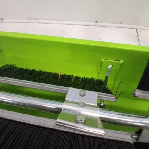 GARVEE PUSH LAWN SWEEPER - 26" PATH - GREEN (MODEL: 7L560) image 5
