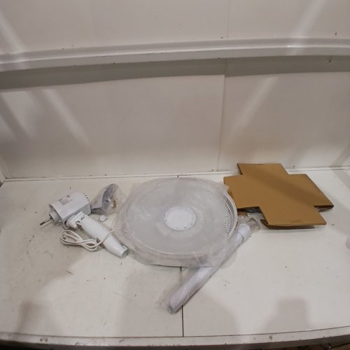 BLACK+DECKER STAND FAN WITH REMOTE - 16" - WHITE (MODEL: BFSR16W) image 2