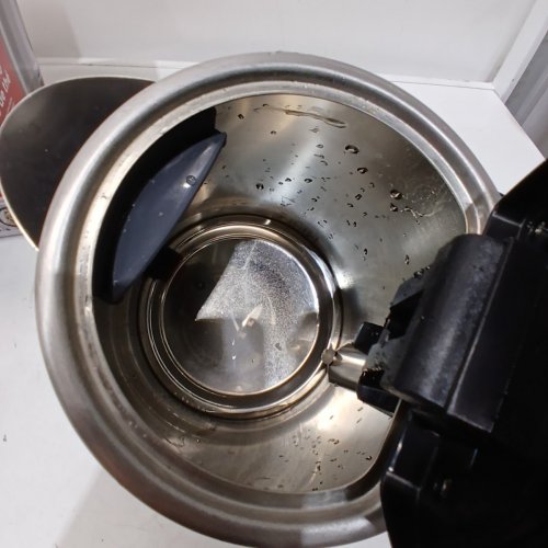 NINJA PRECISION TEMPERATURE ELECTRIC KETTLE - 7 CUP CAPACITY - BRUSHED STAINLESS STEEL (MODEL: KT200C) image 4