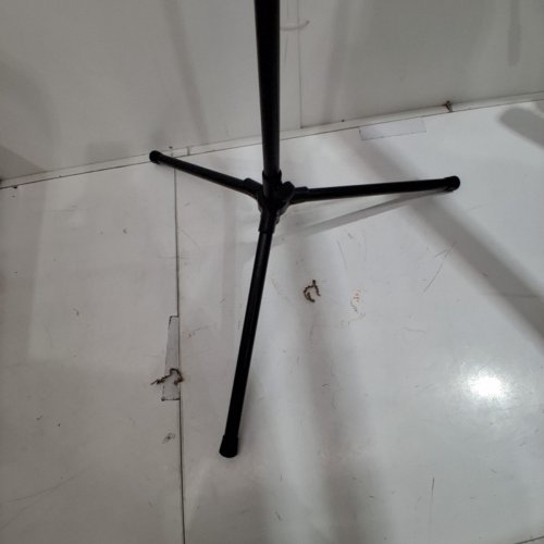 AMAZON BASICS HEIGHT-ADJUSTABLE TRIPOD BOOM MICROPHONE STAND - 3.3FT - 5.6FT WITH CLOTHESPIN MIC CLIP image 3