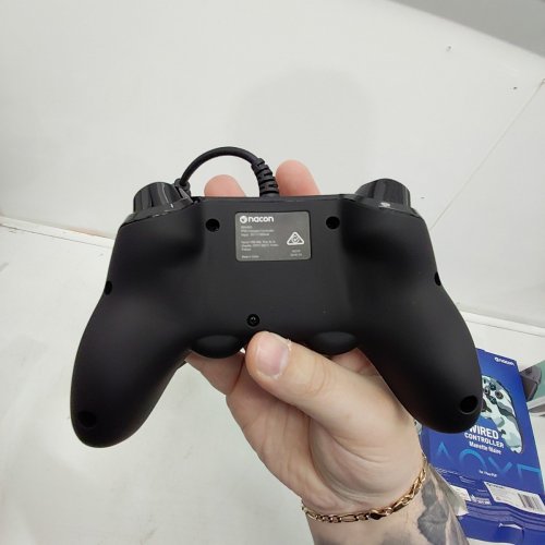 NACON OFFICIALLY LICENSED WIRED CONTROLLER FOR PLAYSTATION 4 - GREY CAMO (MODEL: BB4469) image 3