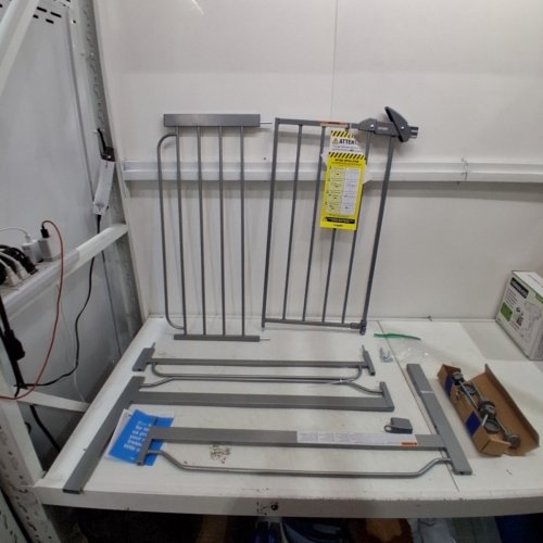 REGALO EASY STEP EXTRA WIDE BABY GATE - 29"- 49" X 30" - GREY (MODEL: 1164 EP DS) image 2