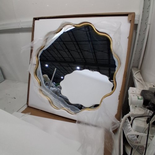 PROHOMEWARE DECORATIVE WAVY SCALLOPED WALL MIRROR - 30" - GOLD (ITEM: QGBL30G) image 4