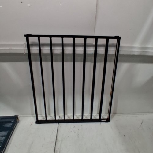 SAFETY FIRST TOP OF THE STAIRS EXPANDABLE METAL BABY GATE - 27" - 42" X 28" - BLACK (MODEL: GA090CBLKF2 image 2