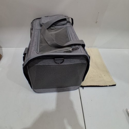 SOFT PET CARRIER WITH PAD - 18" X 10" X 12.5" - GRAY image 2