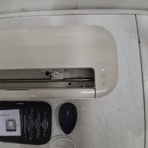 2PC CRICUT EXPLORE 5 VINYL CUTTING MACHINE & EASYPRESS MINI HEAT IRON - CREAM (MODEL: CXPL204C / 8003147) image 3