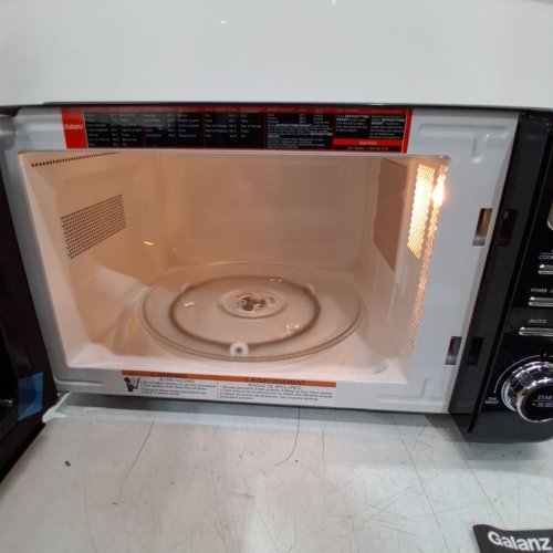 GALANZ RETRO STYLE COUNTERTOP MICROWAVE OVEN - 0.7CU.FT - BLACK - (MODEL: GLCMKZ09BKR09) image 4