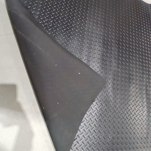 NON-SLIP GARAGE FLOOR MAT - 4FT X 4FT - BLACK image 3