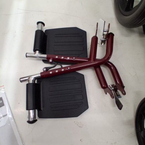 MEDLINE BASIC ALUMINUM TRANSPORT WHEELCHAIR - 19" - 12" REAR WHEELS WITH BRAKES - 300LBS CAPACITY - RED (MODEL: MDS808210ARE) image 3