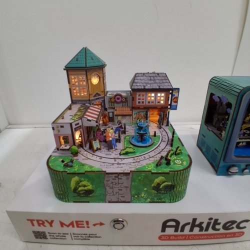 2PC ARKITEC 3D BUILD ARCHITECTURAL MODEL DIORAMAS - 17" X 8" - MULTICOLOR image 2