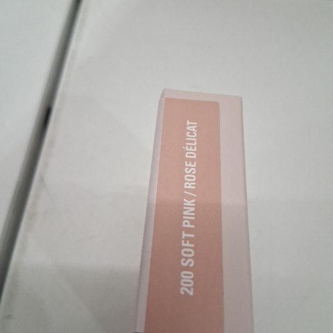 KYLIE COSMETICS NATURAL BLUR BRIGHTENING POWDER - 200 SOFT PINK - 5G image 3