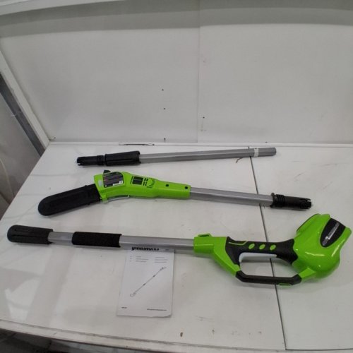 GREENWORKS EXTENDABLE CORDLESS ELECTRIC POLE FOR SAW - 40V - FOR 8" BLADE - EXTENDS TO 8FT - GREEN - (MODEL: 1400017) image 2