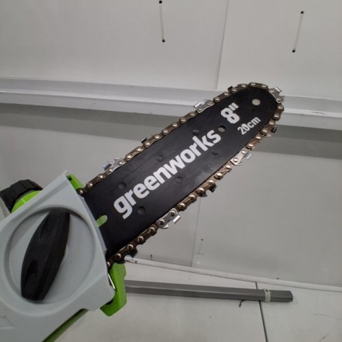 GREENWORKS EXTENDABLE CORDLESS ELECTRIC POLE FOR SAW - 40V - FOR 8" BLADE - EXTENDS TO 8FT - GREEN - (MODEL: 1400017) image 3