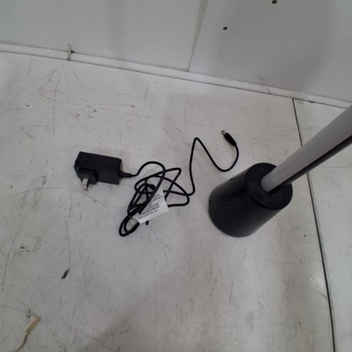 PHILIPS HUE LED RGB FLOOR LAMP WITH APP CONTROL - BLACK (MODEL: 610824) image 5