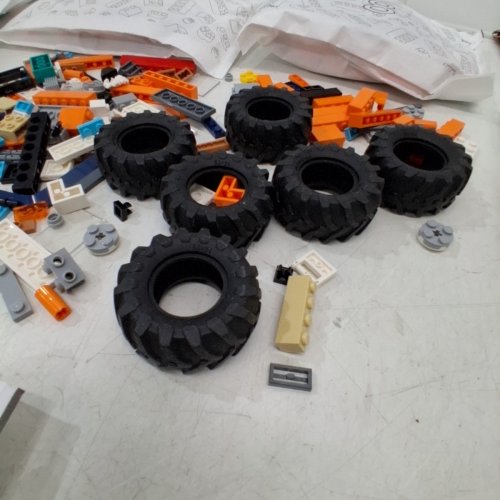 1064PC LEGO CITY ARCTIC EXPLORER SCIENCE LAB TRUCK BUILDING TOY - AGES 8+ (MODEL- 60471) image 3