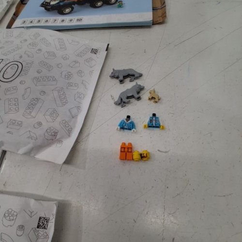 1064PC LEGO CITY ARCTIC EXPLORER SCIENCE LAB TRUCK BUILDING TOY - AGES 8+ (MODEL- 60471) image 4