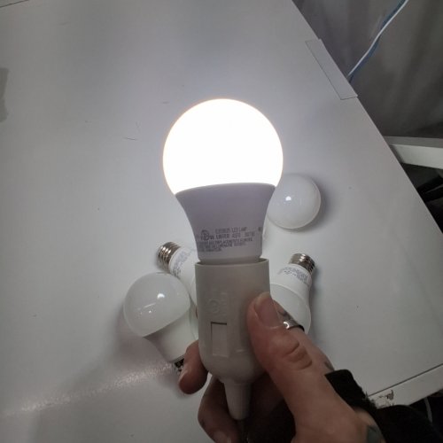 6PK EVELOR A19 LED LIGHT BULBS - 13W - 1500LM - 5000K - DAYLIGHT WHITE image 2