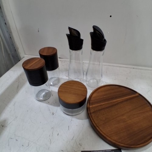 6PC TRUDEAU SEASONING STATION WITH LAZY SUSAN, 2 OIL BOTTLES, 2 GRINDERS, AND 1 JAR (MODEL: 1796149) image 3