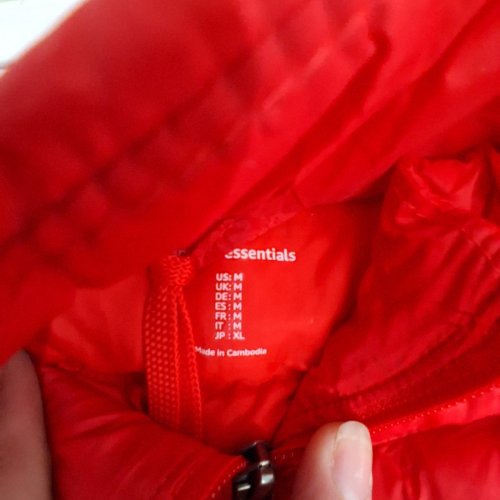 WOMEN'S AMAZON BASICS LIGHTWEIGHT WATER-RESISTANT PACKABLE PUFFER JACKET - MEDIUM - RED - (STYLE: W-S17AE10007) image 2
