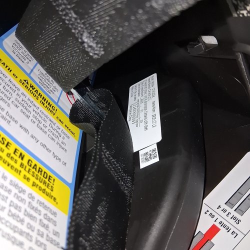 GRACO SNUGRIDE 35 LITE LX INFANT CAR SEAT - 4-35LBS CAPACITY - GOTHAM FASHION BLACK/GREY (MODEL: 2143034) image 2