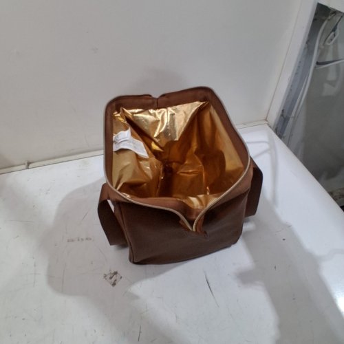 IGLOO LUXE COOLER/LUNCH BAG - 9 CANS MAX CAPACITY - BROWN/GOLD (MODEL: 2014223) image 2
