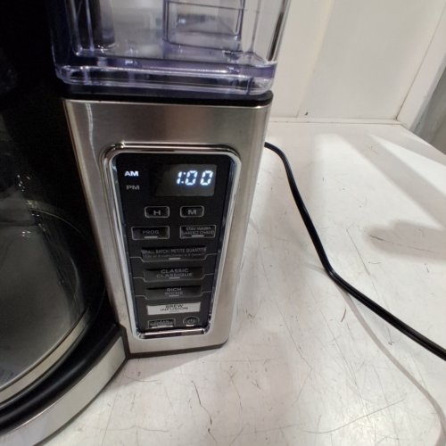 NINJA 12-CUP PROGRAMMABLE COFFEE BREWER -BLACK/SILVER (MODEL:CE200C) image 2