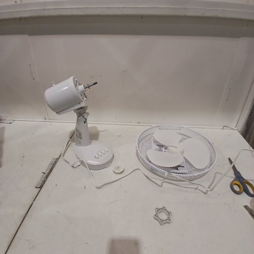 TOOLTECH 3-SPEED OSCILLATING DESK FAN - 12"D - WHITE (MODEL: 100075) image 3