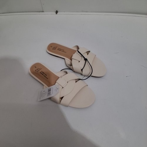 WOMEN'S TIME AND TRU FASHION SLIDE SANDALS - 9 - CREAM (STYLE: 29JILLIANM26) image 2