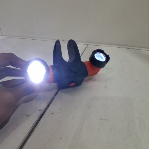 VOLTASK DETACHABLE RECHARGEABLE LED LIGHT COMPATIBLE WITH ANY CORDLESS SNOW SHOVEL - 4V - ORANGE (MODEL: SSD-1) image 2