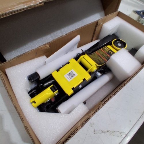 VEVOR HEAVY DUTY LOW PROFILE FLOOR JACK WITH SINGLE PISTON HYDRAULIC PUMP - 2.5 TON MAX - YELLOW (MODEL: WD-A-02250-A00-0) image 3