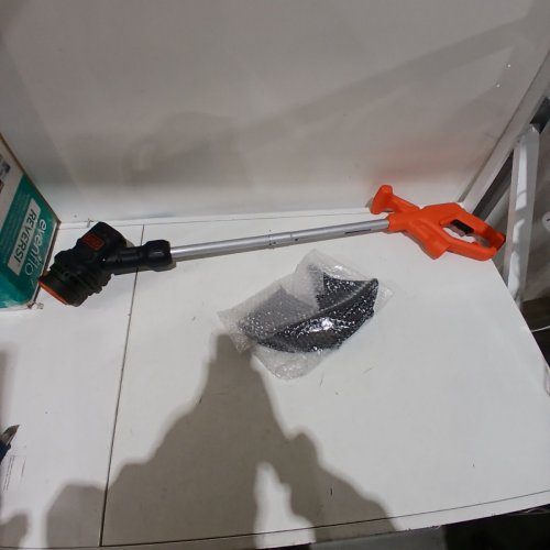 BLACK+DECKER STRING TRIMMER AND EDGER - 4AMP - 13" PATH - ORANGE (MODEL: BEST935) image 3
