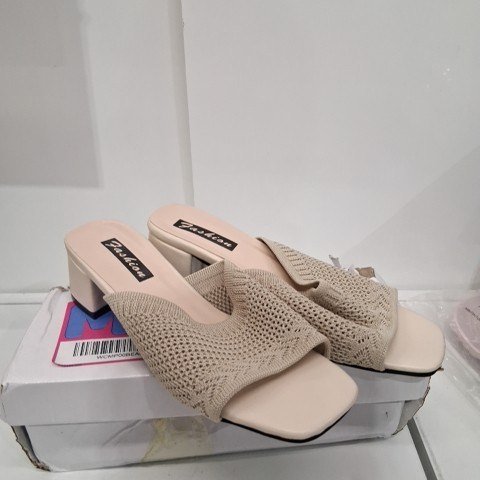 WOMEN'S OPEN-TOE WOVEN MULES - SIZE 6 (EU36) - BEIGE image 2