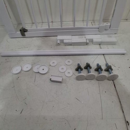 SAFETY FIRST ADJUSTABLE EASY INSTALL AND WALK THROUGH BABY SAFETY GATE - 29"-38" X 28" - WHITE (MODEL: GA099CWHO1ZY) image 3