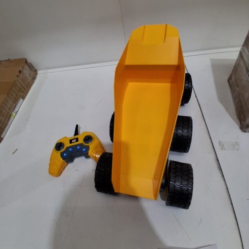 CAT CONSTRUCTION MASSIVE MOVER DUMP TRUCK TOY REMOTE CONTROL - YELLOW (MODEL: 1851476) image 4